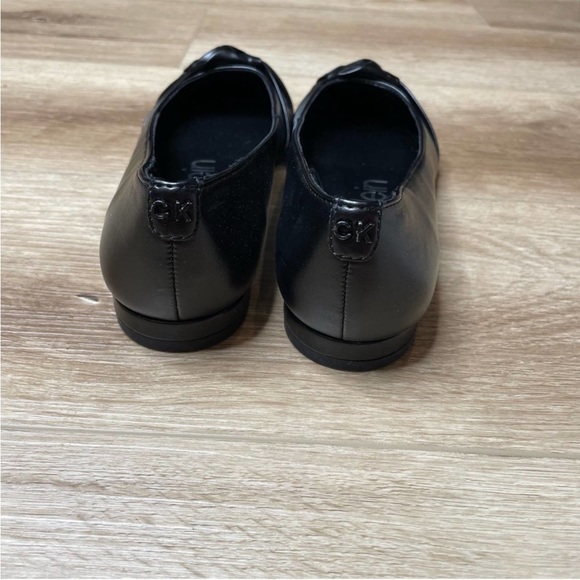 Kendy Pointed Toe Flat (Women)
Calvin Klein size 7 - Picture 3 of 4